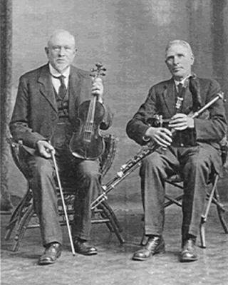 11_10_pipesandfiddle.jpg - Pipes and Fiddle (October 2008 Issue)