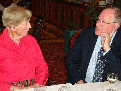 md_sateve_pic24.jpg - .............while Jane Dalton listens intently to Howard J Dalton (MD)