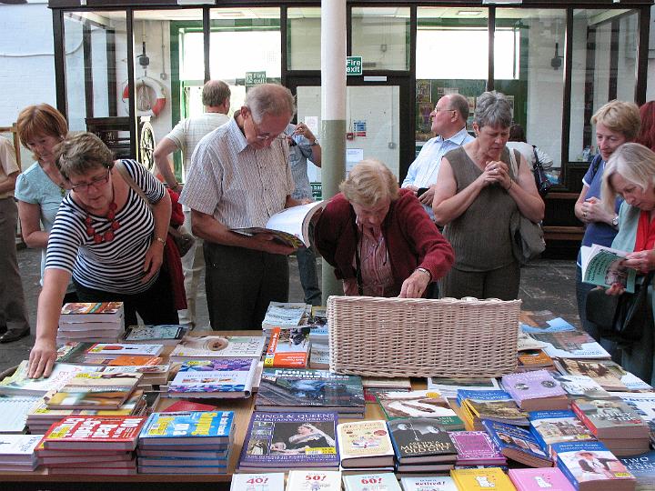 mi_satpm_IMG_0341.jpg - Delegates looking at possible purchases prior to a cup of tea (MI)