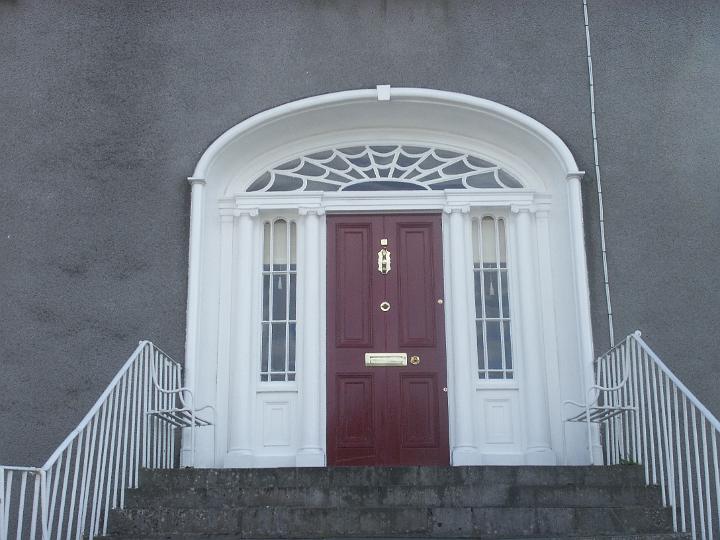 PICT0895.JPG - Georgian doorway - note railings with seats (MD)