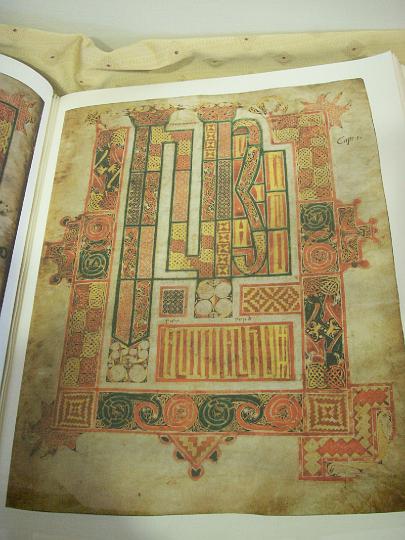 PICT0913.JPG - Gospel Book of Macregol - another page (MD)