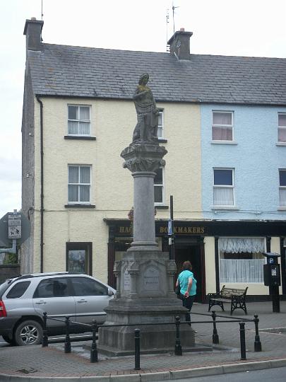 PICT0925.JPG - Monument to the Manchester Martyrs, Market Square (MD)