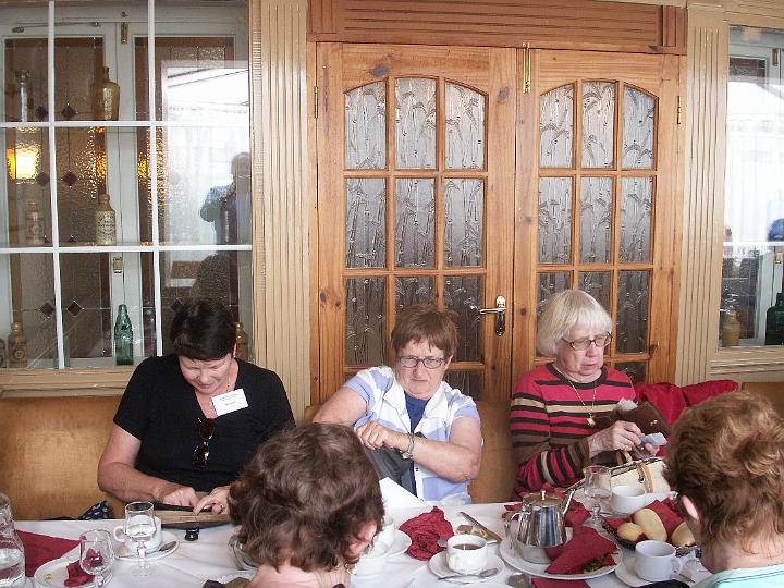 PICT0953.JPG - Helen Smith, Wendy Fleming, Marge Baldwin (MD)