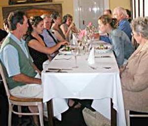 07_11_novpic4.jpg - 2004 Annual Gathering - Members at Dinner (November 2004 Issue)