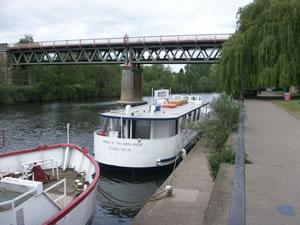 10_06_rivercruise.jpg - The “Pride of the Midlands” - before the floods put an end to our Friday afternoon river cruise (June 2007 Issue)