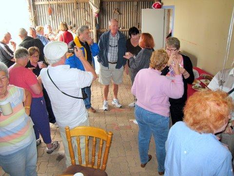 pat_fripm_0378.JPG - Delegates enjoy tea and a chat (PD)
