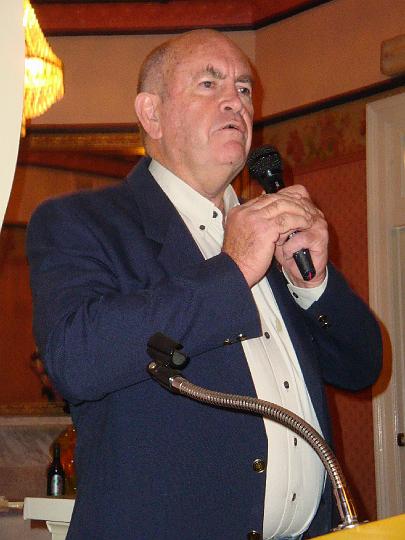 md_sateve_078.JPG - ........and being entertained to some Aussie humour (MD)