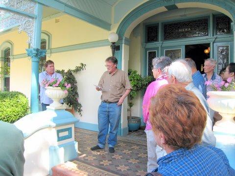 pat_satpm_0393.JPG - Ross Moroney talks about Mena House, present owner Scott Milbank to left (PD)