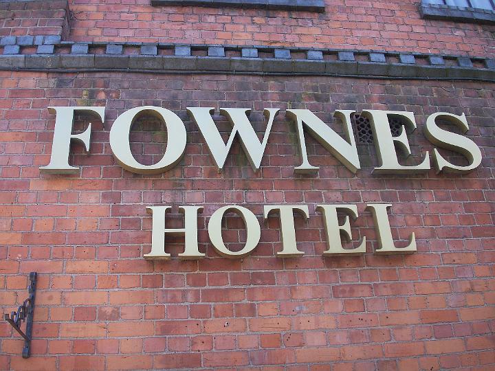 PICT0326.JPG - Fownes Hotel